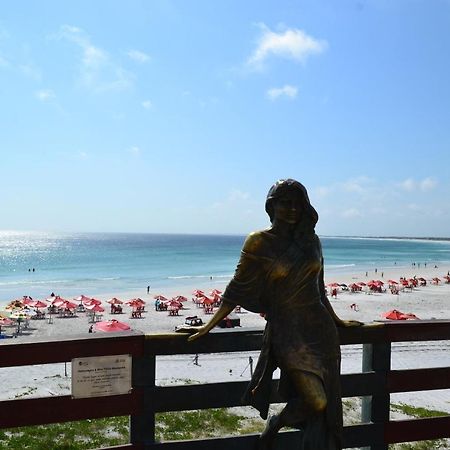 Apto na orla da Praia Grande com piscina e garagem Arraial do Cabo Exterior foto