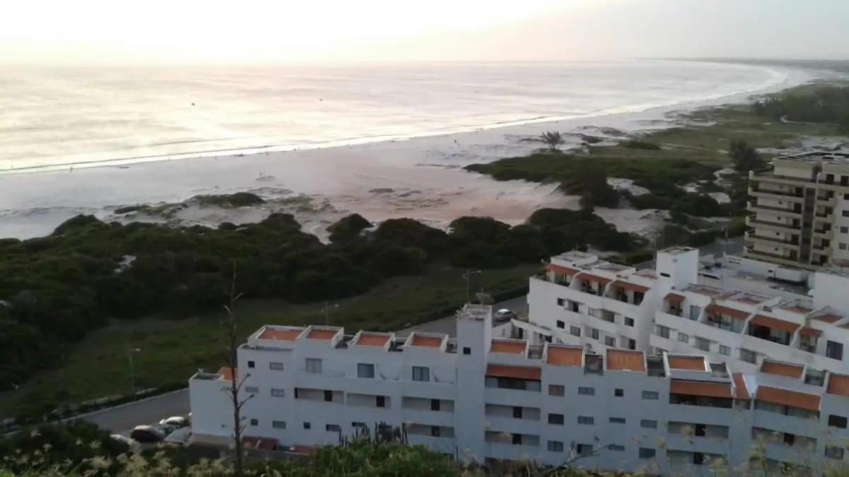Apto na orla da Praia Grande com piscina e garagem Arraial do Cabo Exterior foto